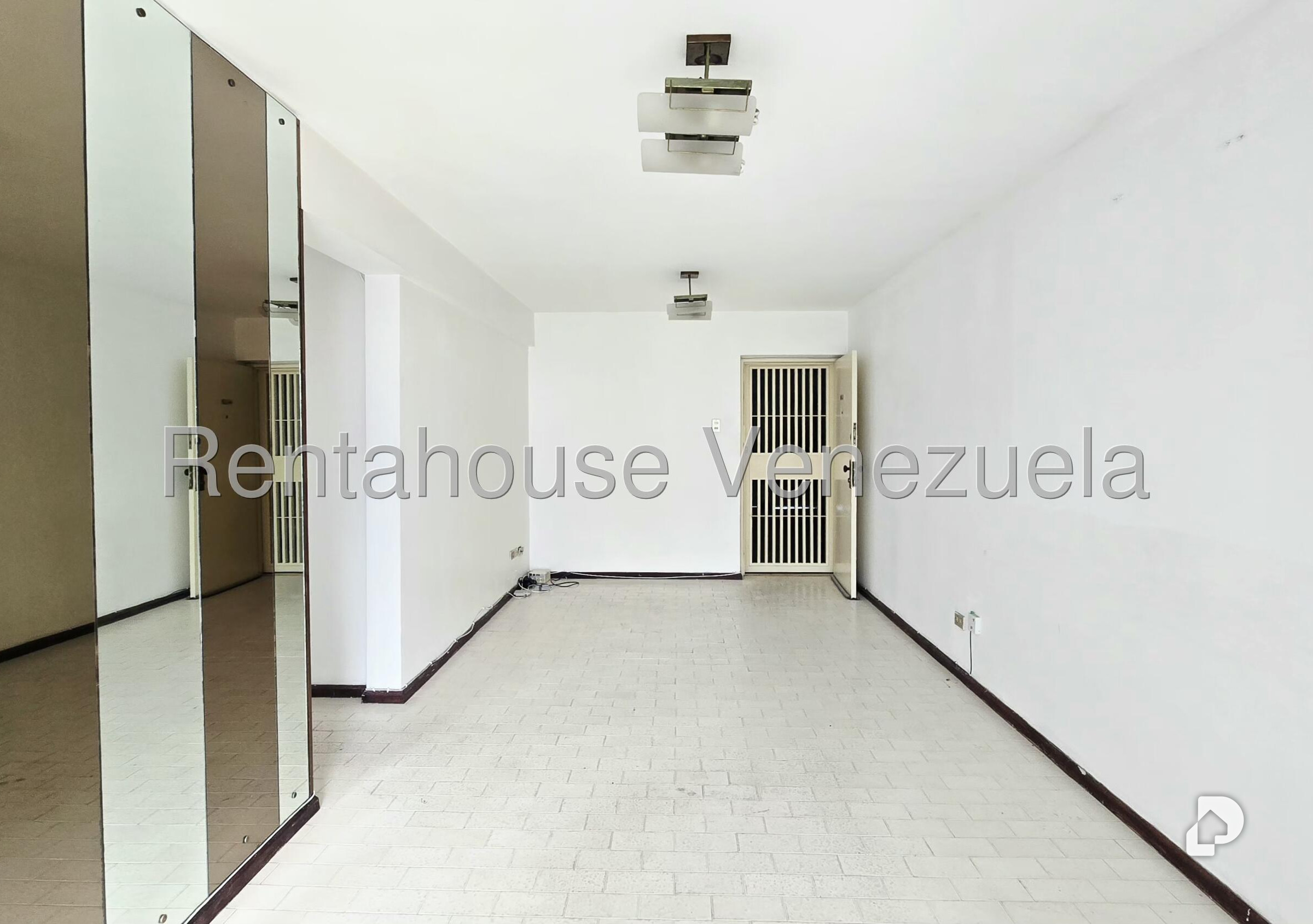 Apartamento en Los Palos Grandes, Caracas – 10