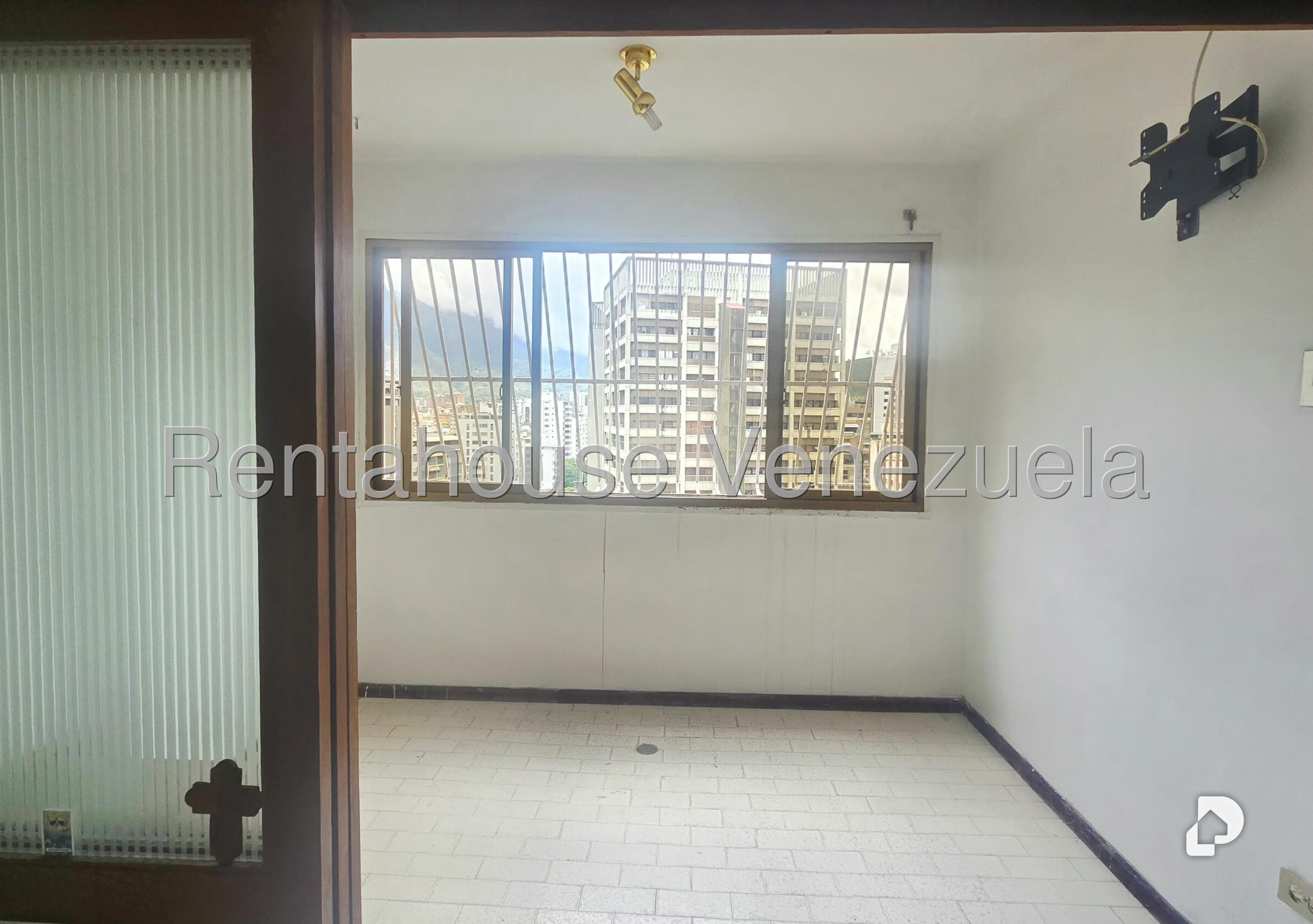 Apartamento en Los Palos Grandes, Caracas – 6
