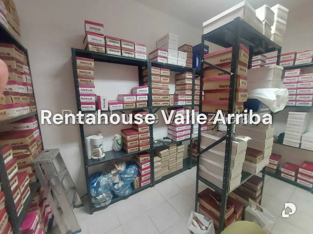 Local comercial en Los Palos Grandes, Caracas – 12