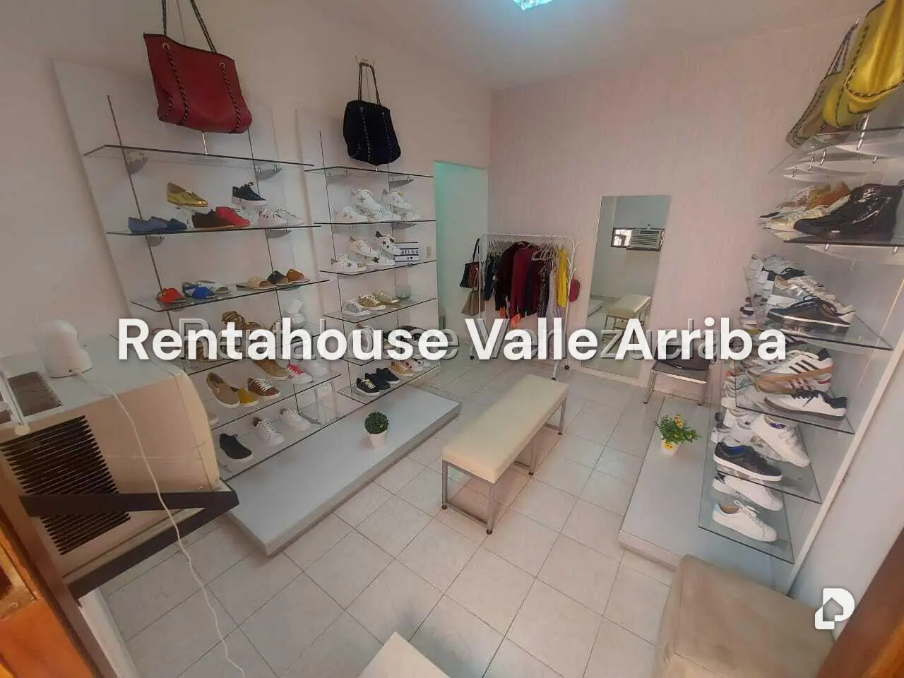 Local comercial en Los Palos Grandes, Caracas – 6