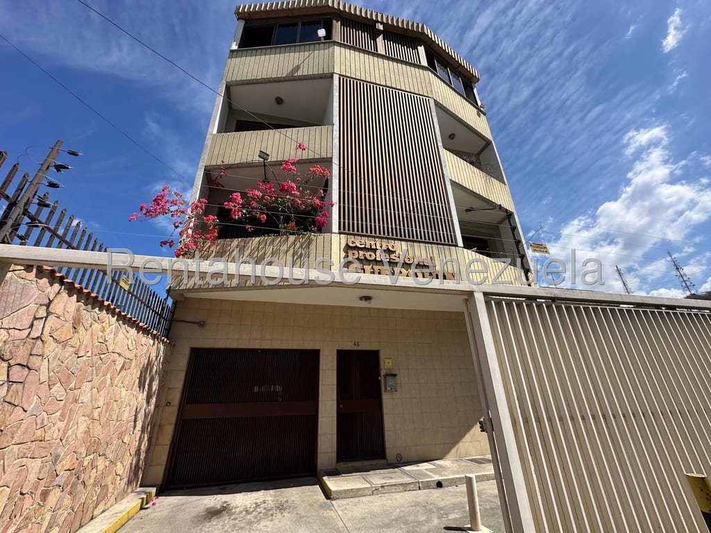 Building in Maracay - 1