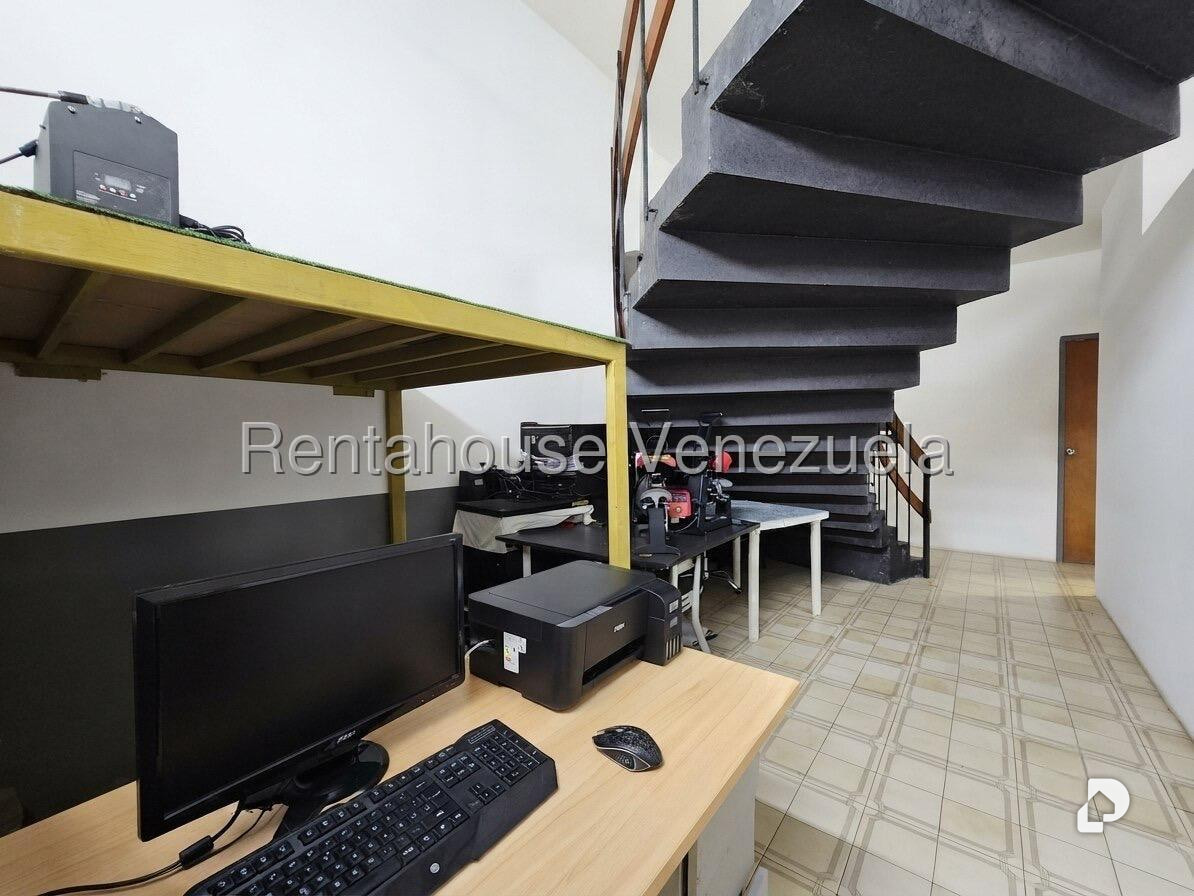 Local comercial en Los Chaguaramos, Caracas – 12