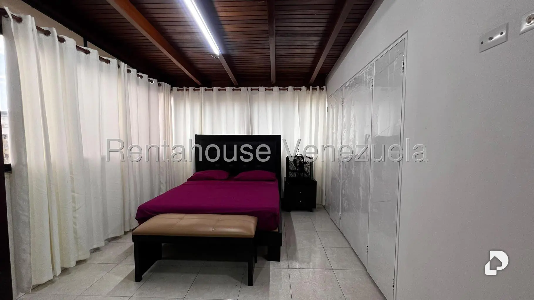 Penthouse en Guaicay, Caracas – 24