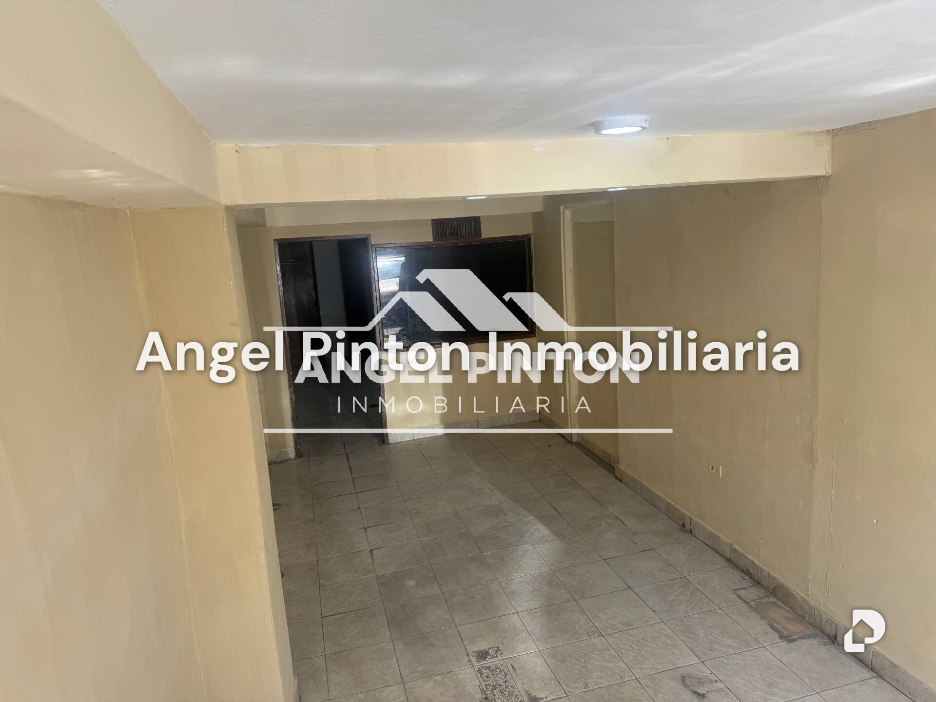 Local comercial en Santa Rita, Maracaibo – 2