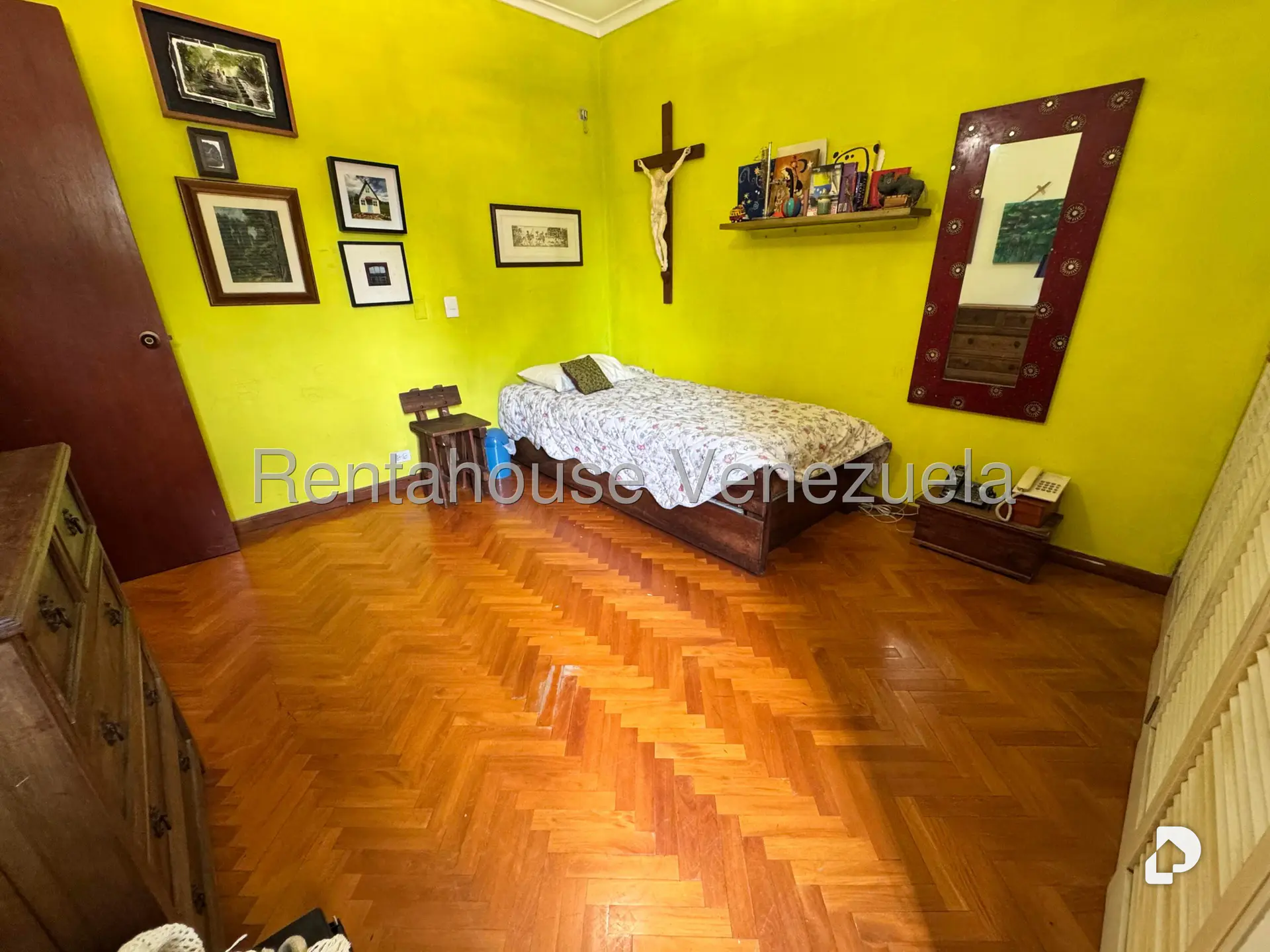 House in Los Palos Grandes, Caracas – 23