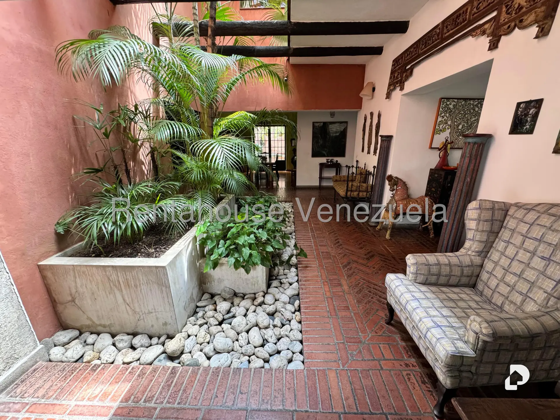 House in Los Palos Grandes, Caracas – 2