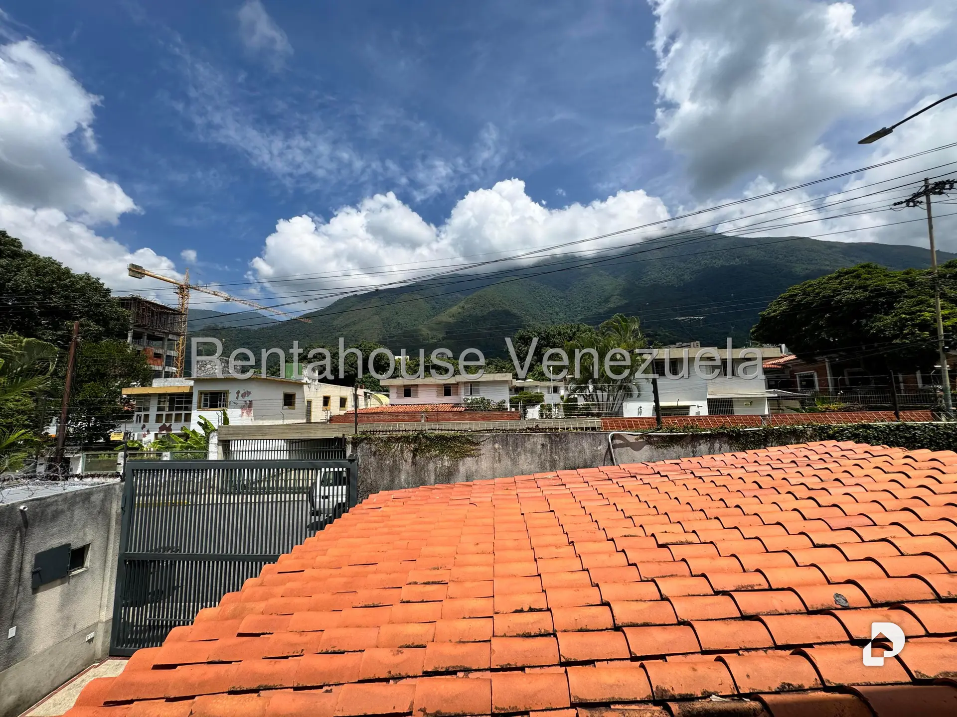 House in Los Palos Grandes, Caracas – 26