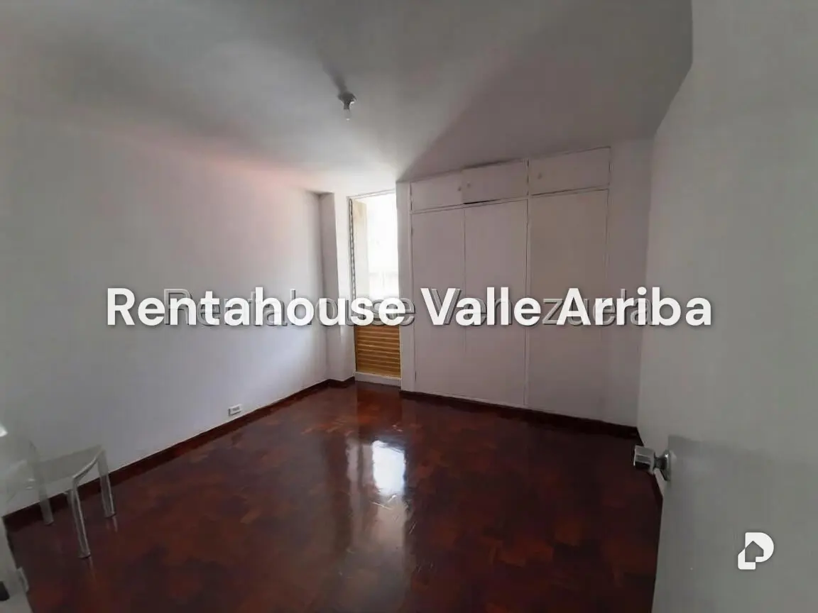 Apartamento en Los Palos Grandes, Caracas – 11