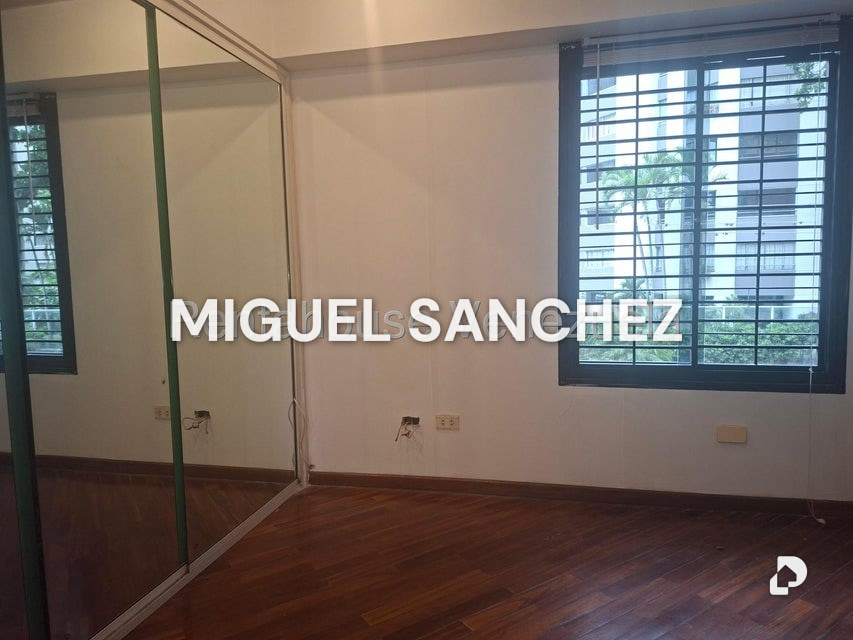 Apartamento en Los Chorros, Caracas – 12