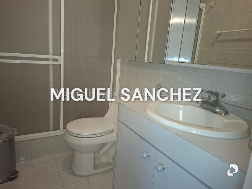Apartamento en Los Chorros, Caracas – 16