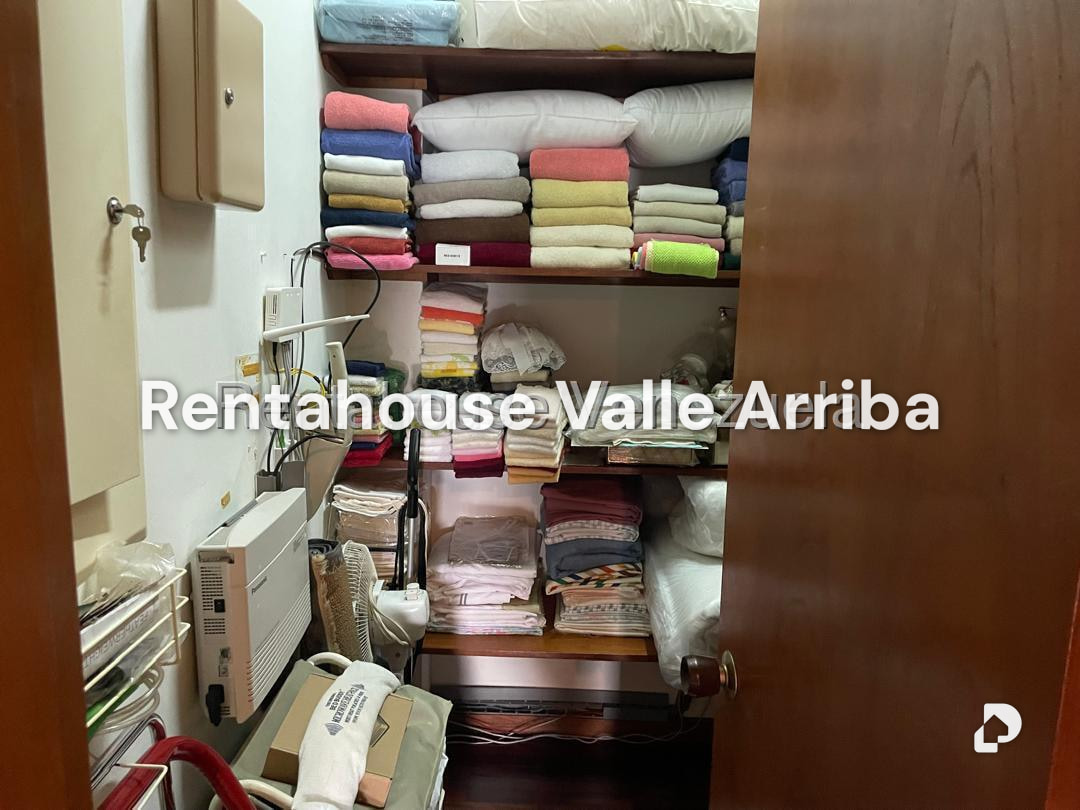 Casa en Alto Hatillo, Caracas – 16