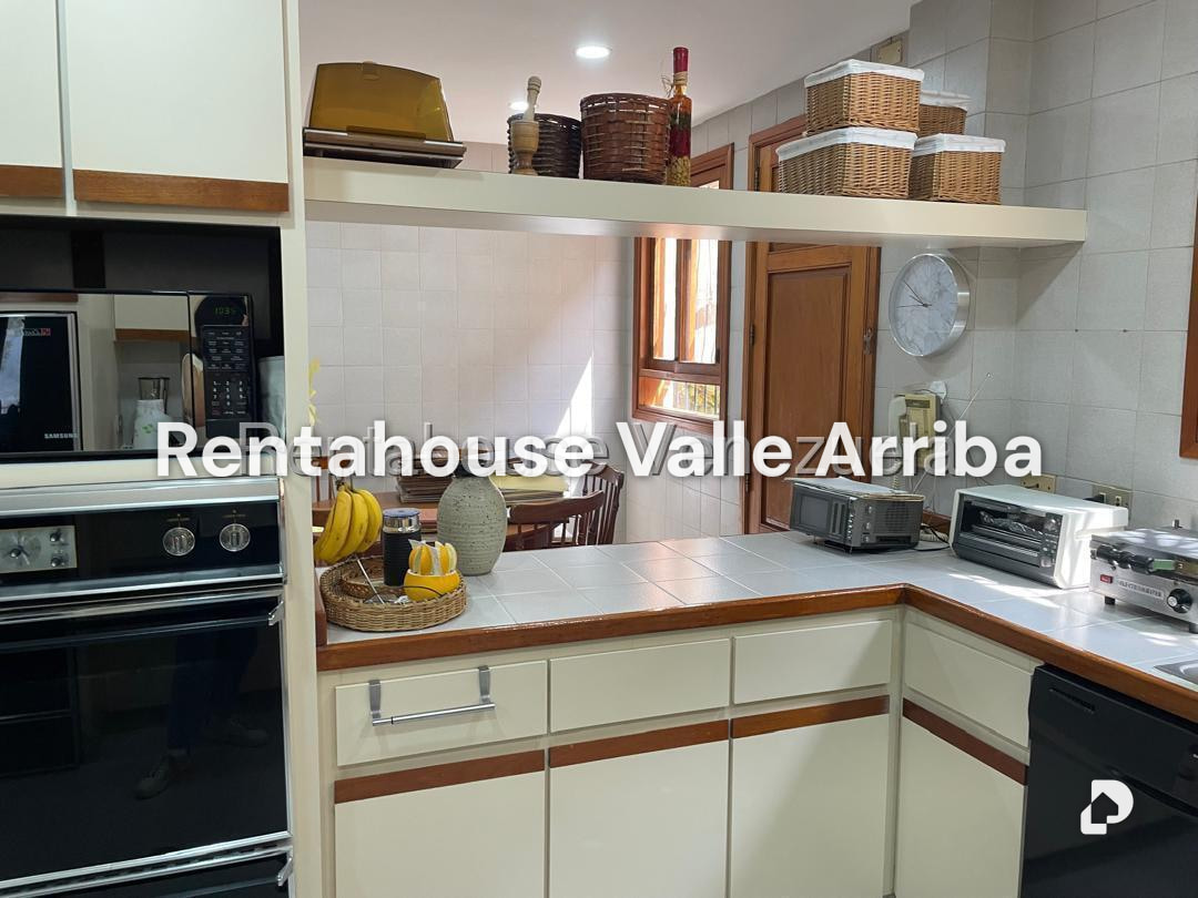 Casa en Alto Hatillo, Caracas – 12