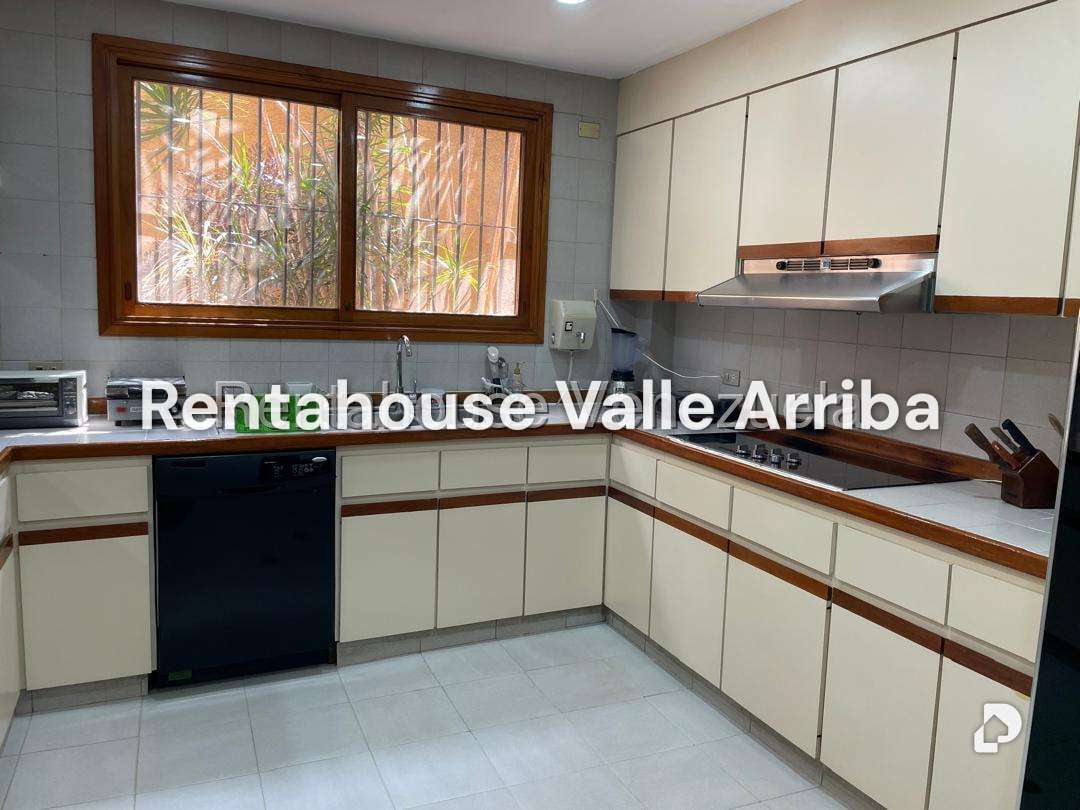 Casa en Alto Hatillo, Caracas – 11