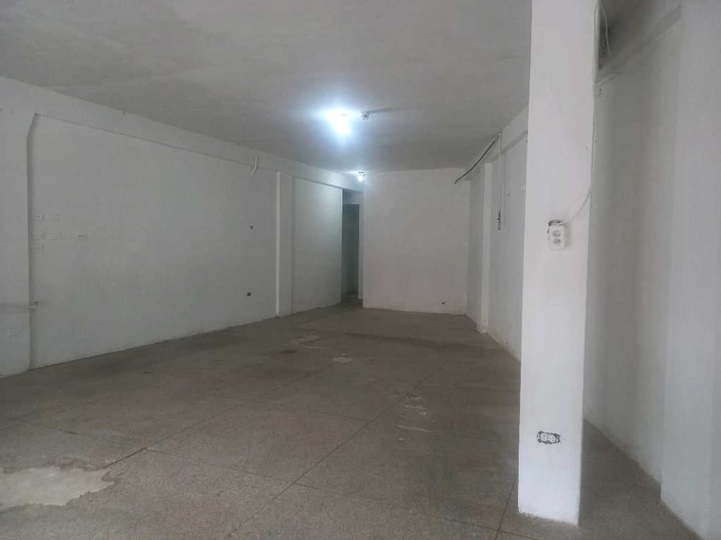 Local comercial en Casco Tocuyito, Valencia - 1
