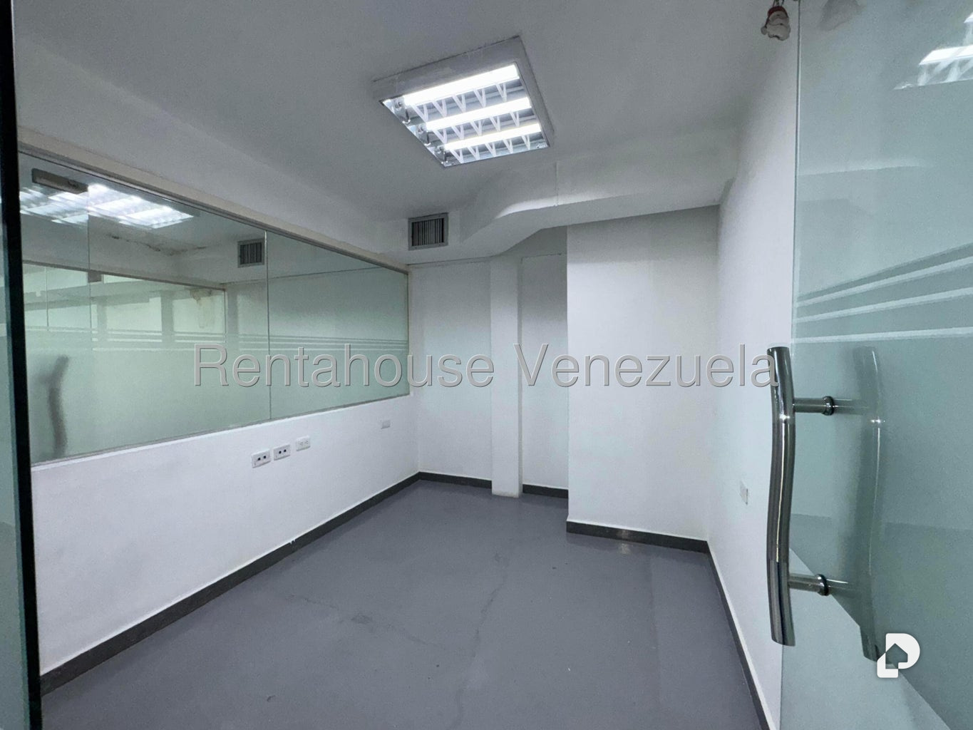 Oficina en Chuao, Caracas – 15