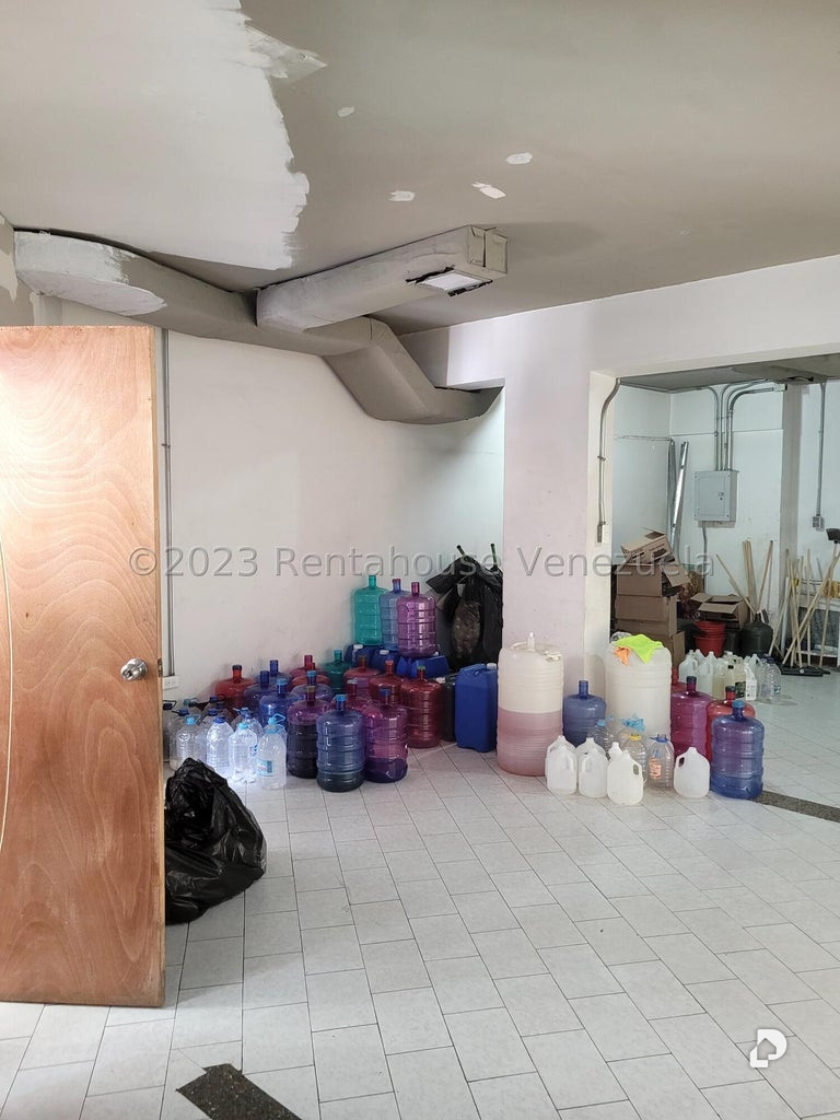 Local comercial en Las Acacias, Caracas – 12