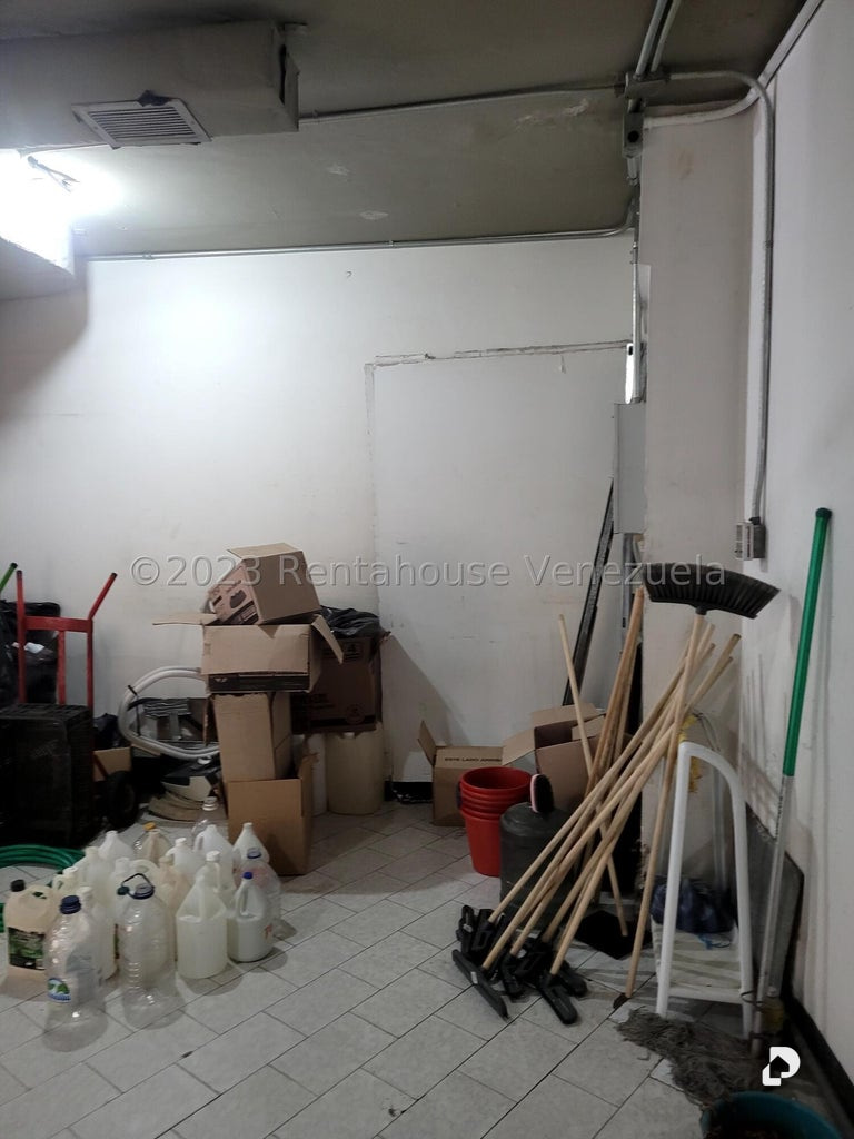 Local comercial en Las Acacias, Caracas – 17