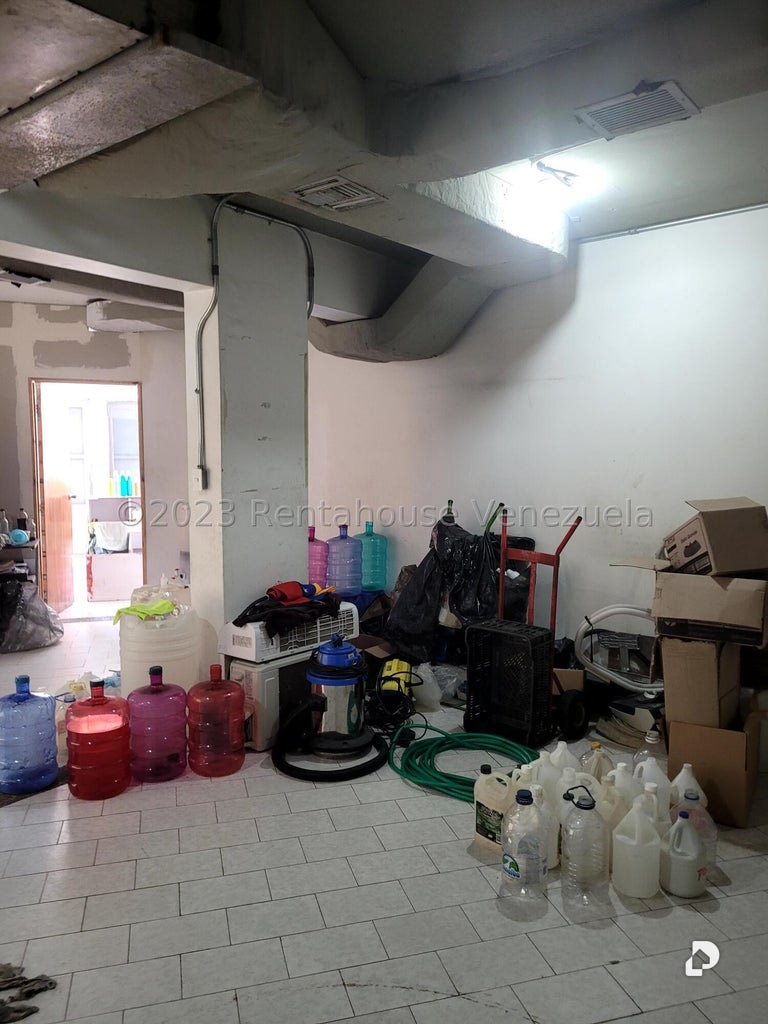 Local comercial en Las Acacias, Caracas – 18