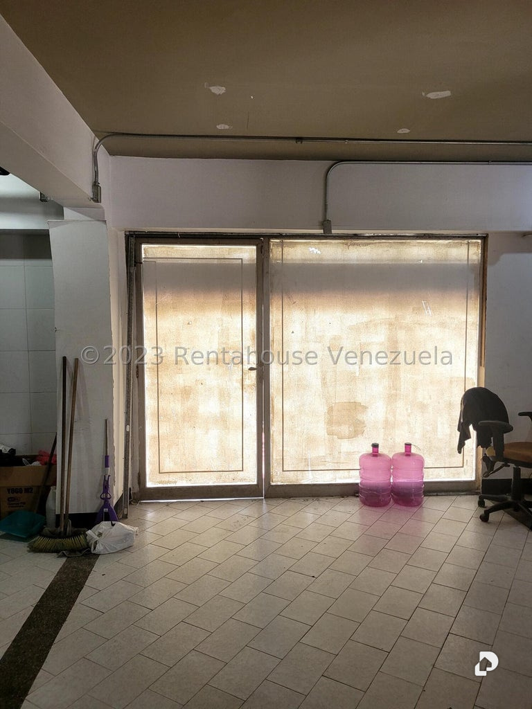 Local comercial en Las Acacias, Caracas – 14