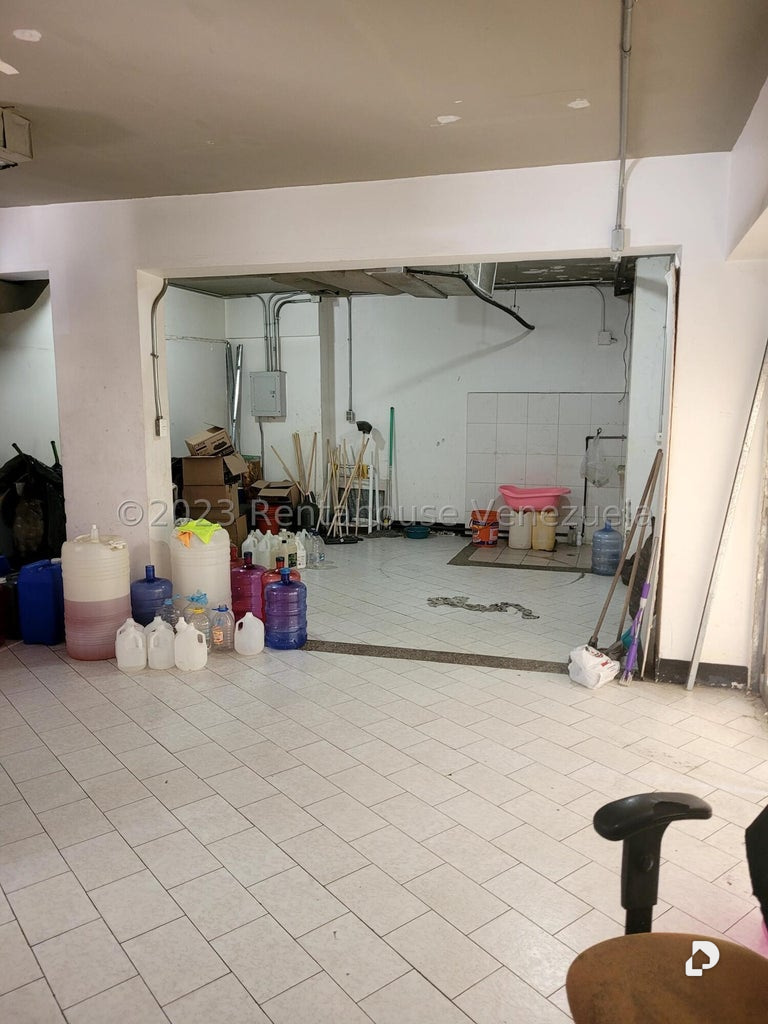 Local comercial en Las Acacias, Caracas – 11