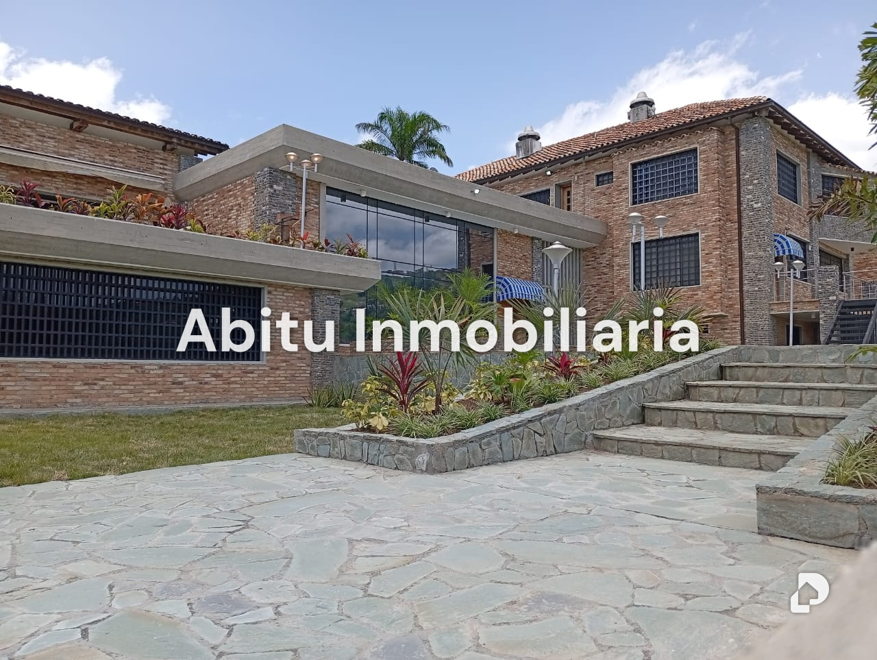 Casa en La Lagunita, Caracas – 1