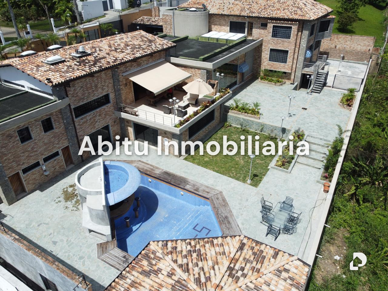 Casa en La Lagunita, Caracas – 26