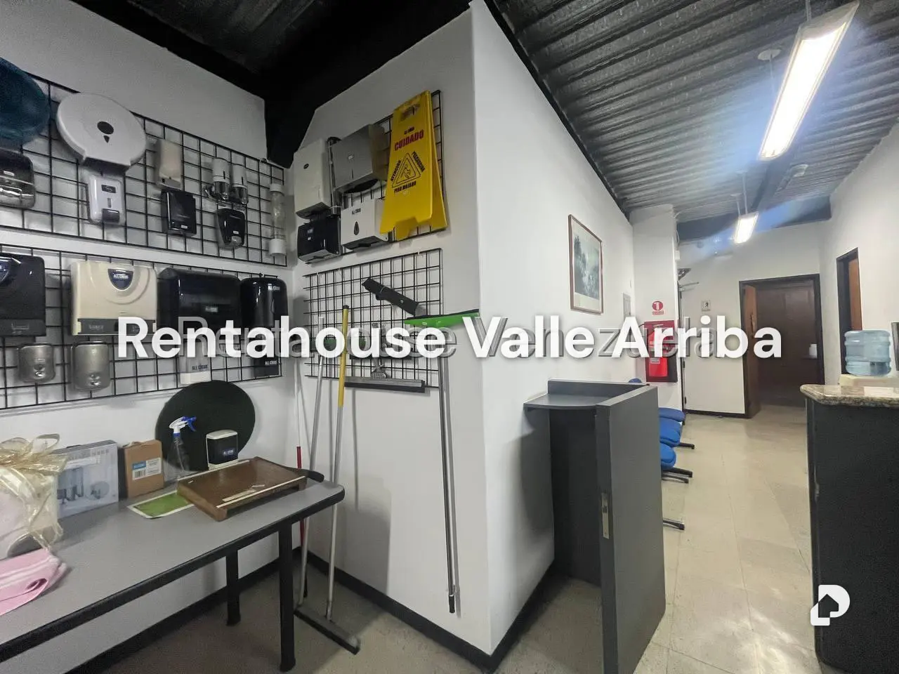 Local comercial en Las Acacias, Caracas – 11