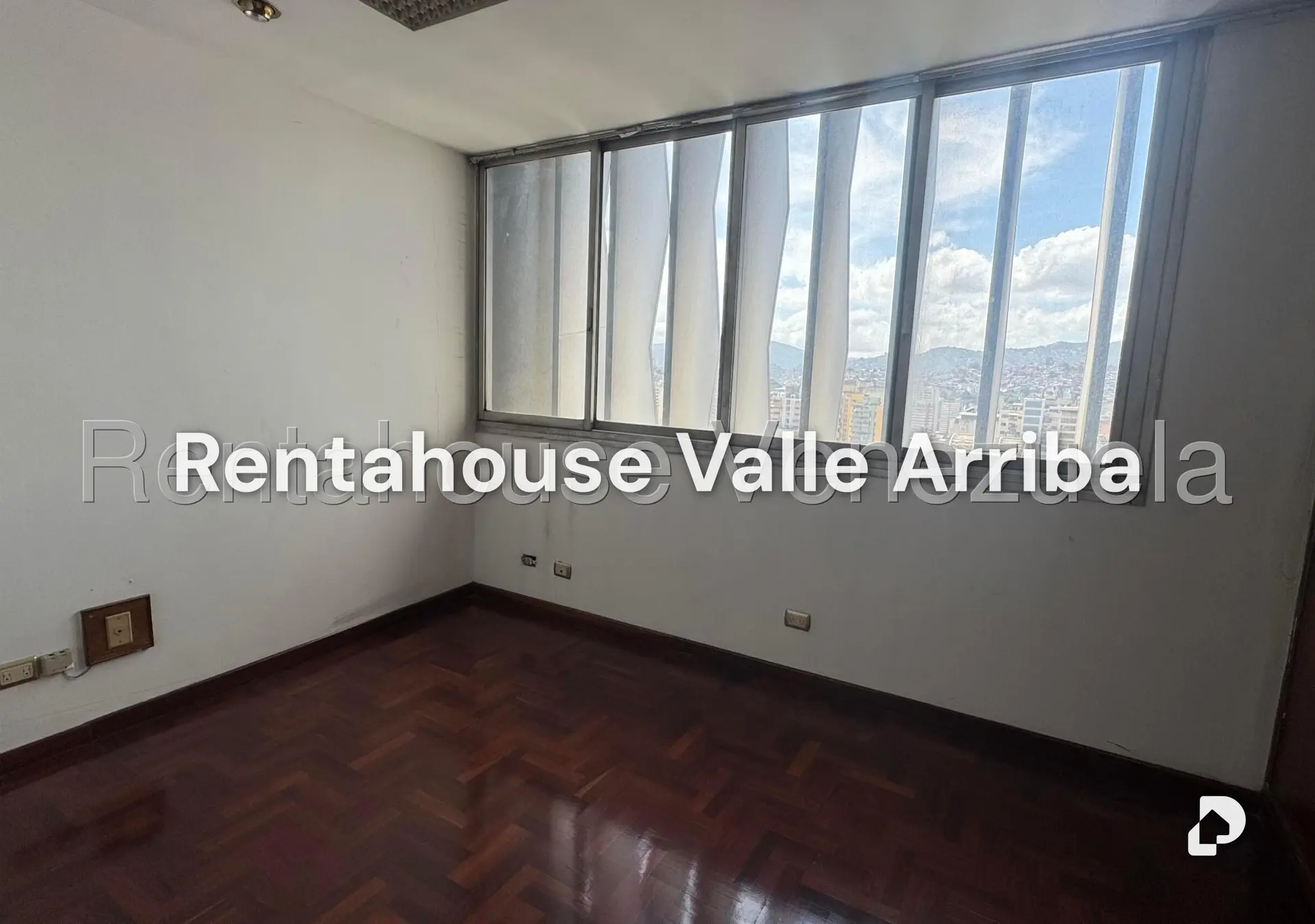 Local comercial en Parroquia Catedral, Caracas – 13