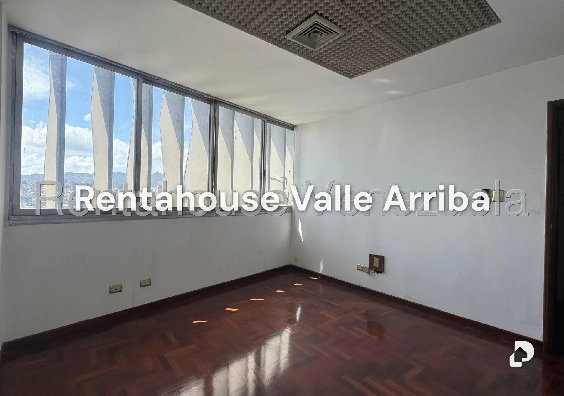 Local comercial en Parroquia Catedral, Caracas – 18