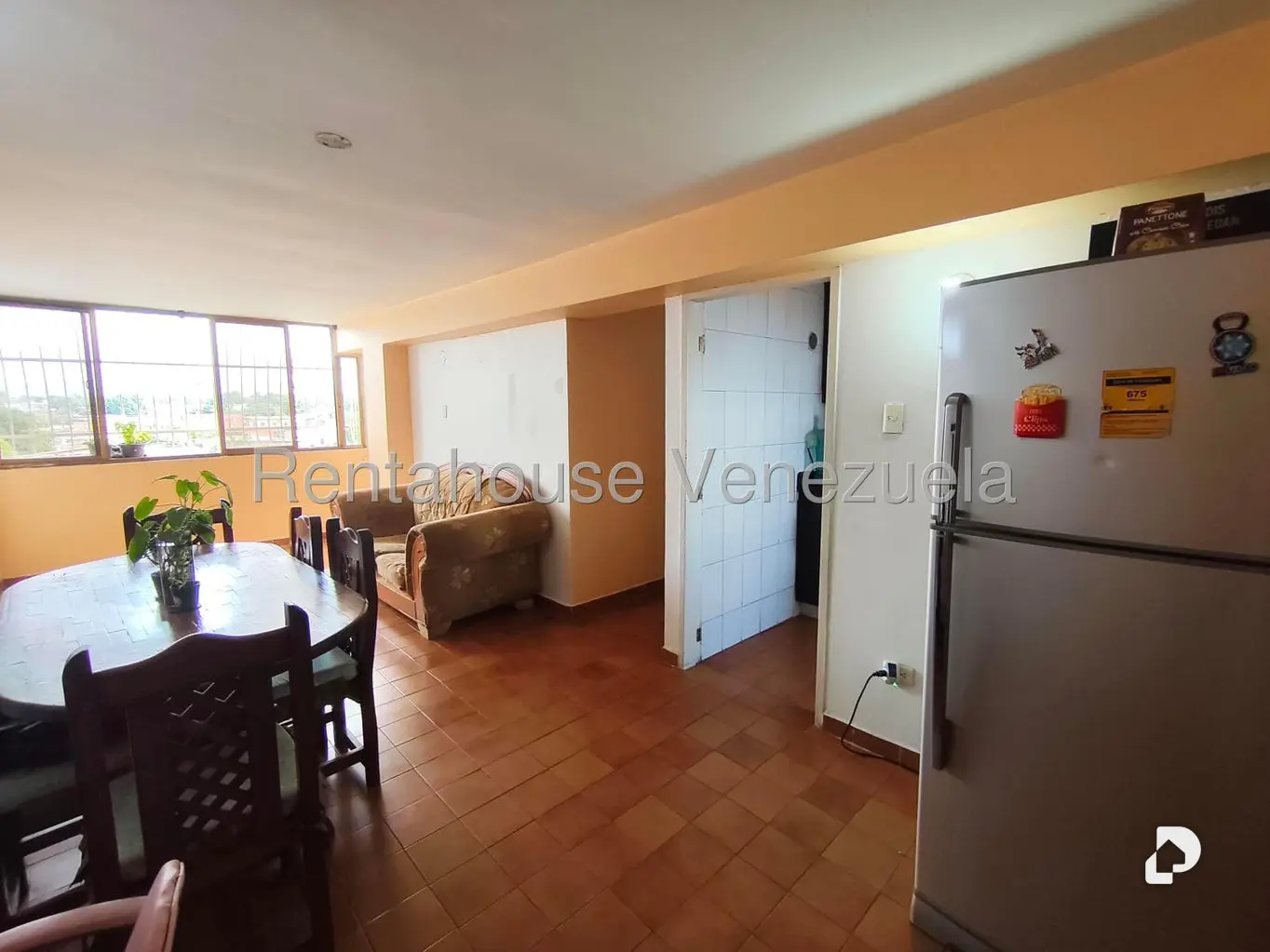 Apartamento en Urbanización La Esmeralda, Maracay – 2