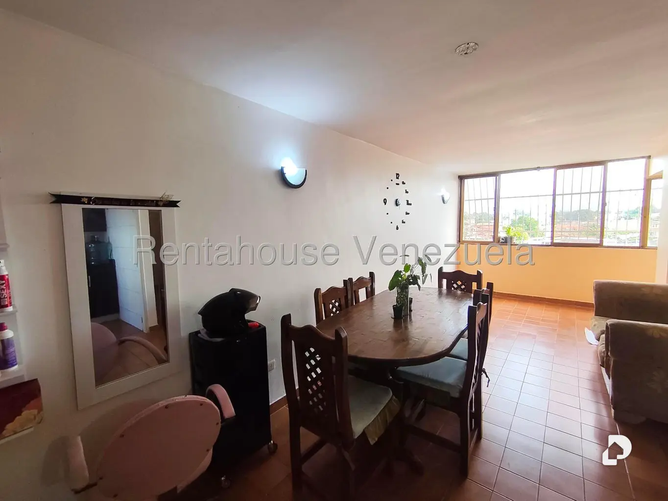 Apartamento en Urbanización La Esmeralda, Maracay – 3