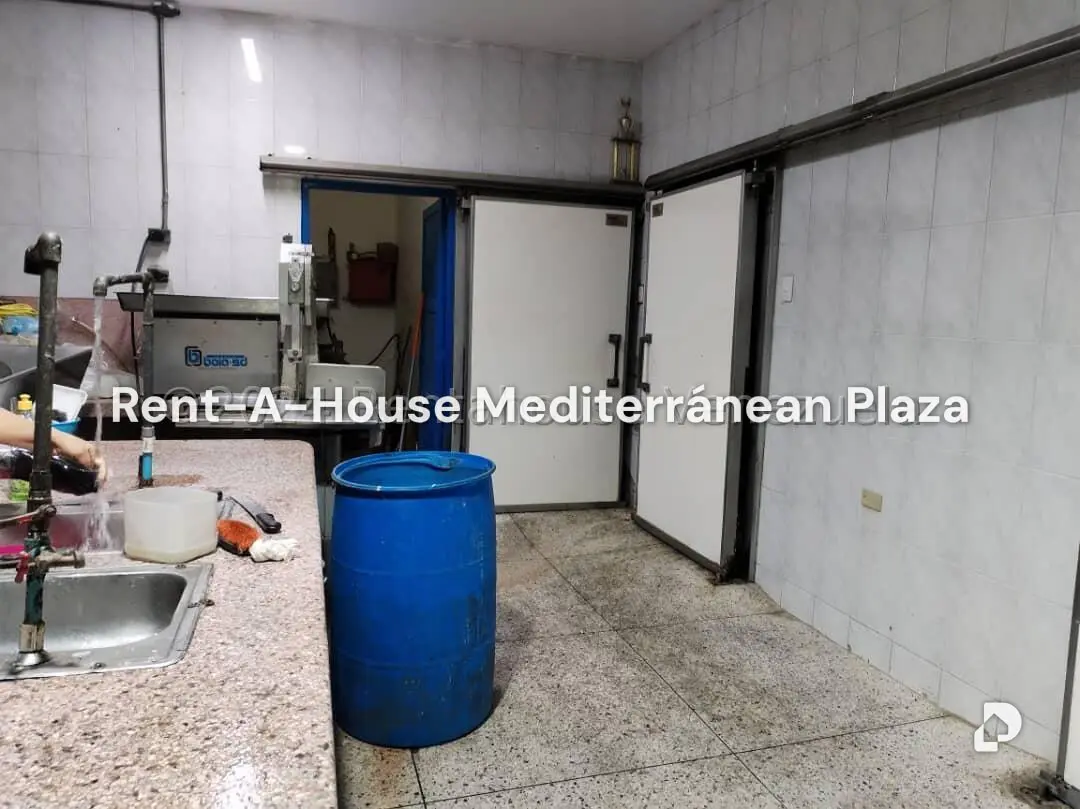Edificio en Avenida Bolivar Sur, Valencia – 22