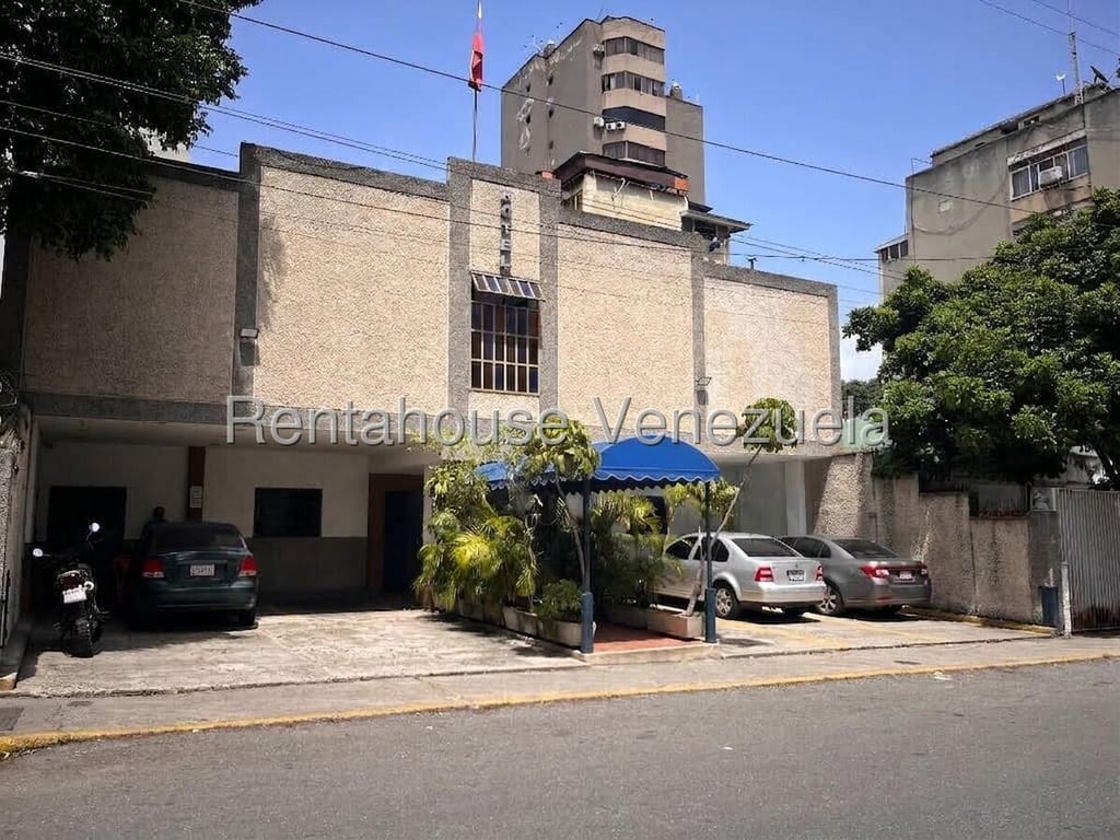 Edificio en Sabana Grande, Caracas - 1