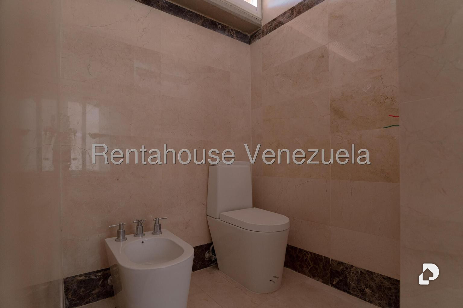 Casa en Alto Hatillo, Caracas – 27