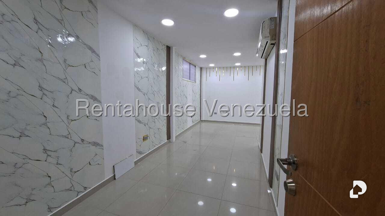 Oficina en Los Chaguaramos, Caracas – 11