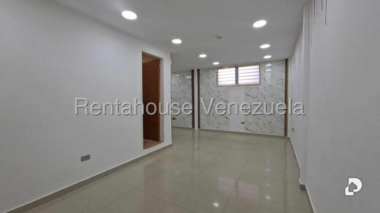 Oficina en Los Chaguaramos, Caracas – 14