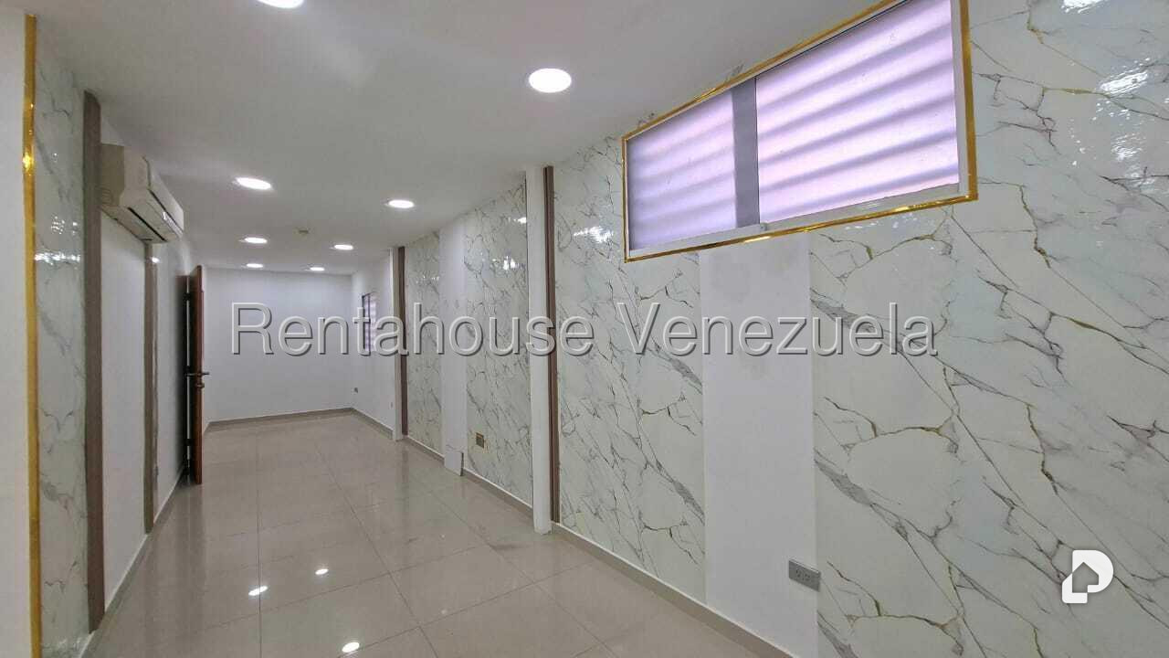 Oficina en Los Chaguaramos, Caracas – 16