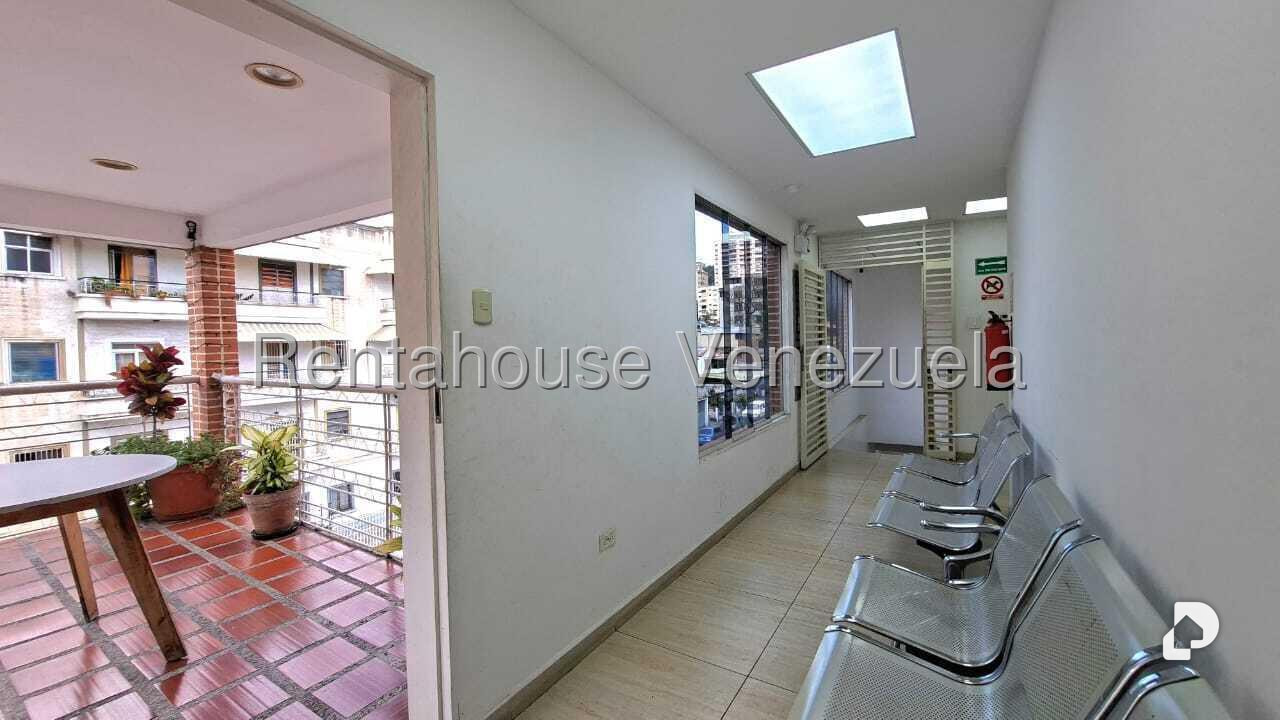 Oficina en Los Chaguaramos, Caracas – 26