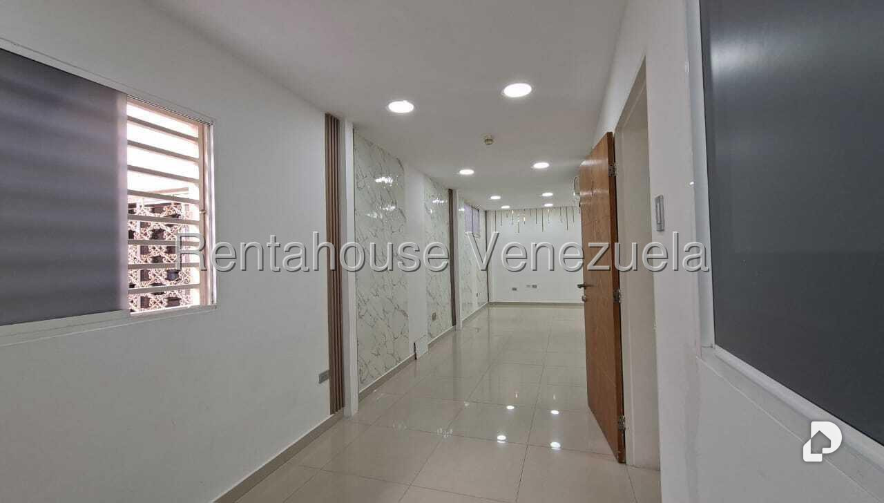 Oficina en Los Chaguaramos, Caracas – 9