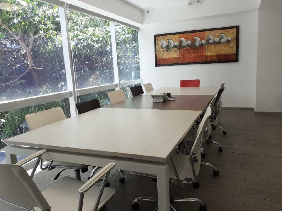 Oficina en Las Mercedes, Caracas - 1