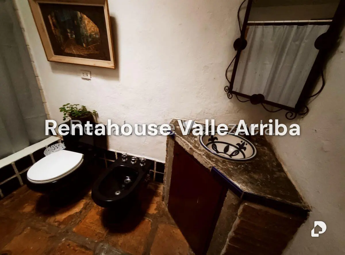 Local comercial en El Hatillo, Caracas – 23