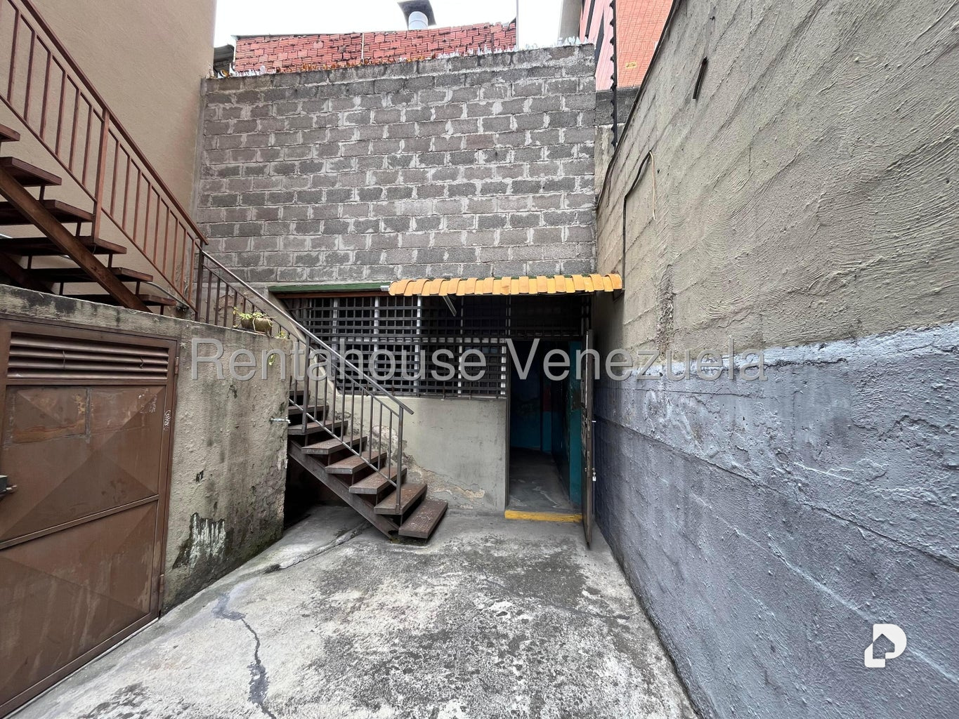 Land in La Urbina, Caracas – 9