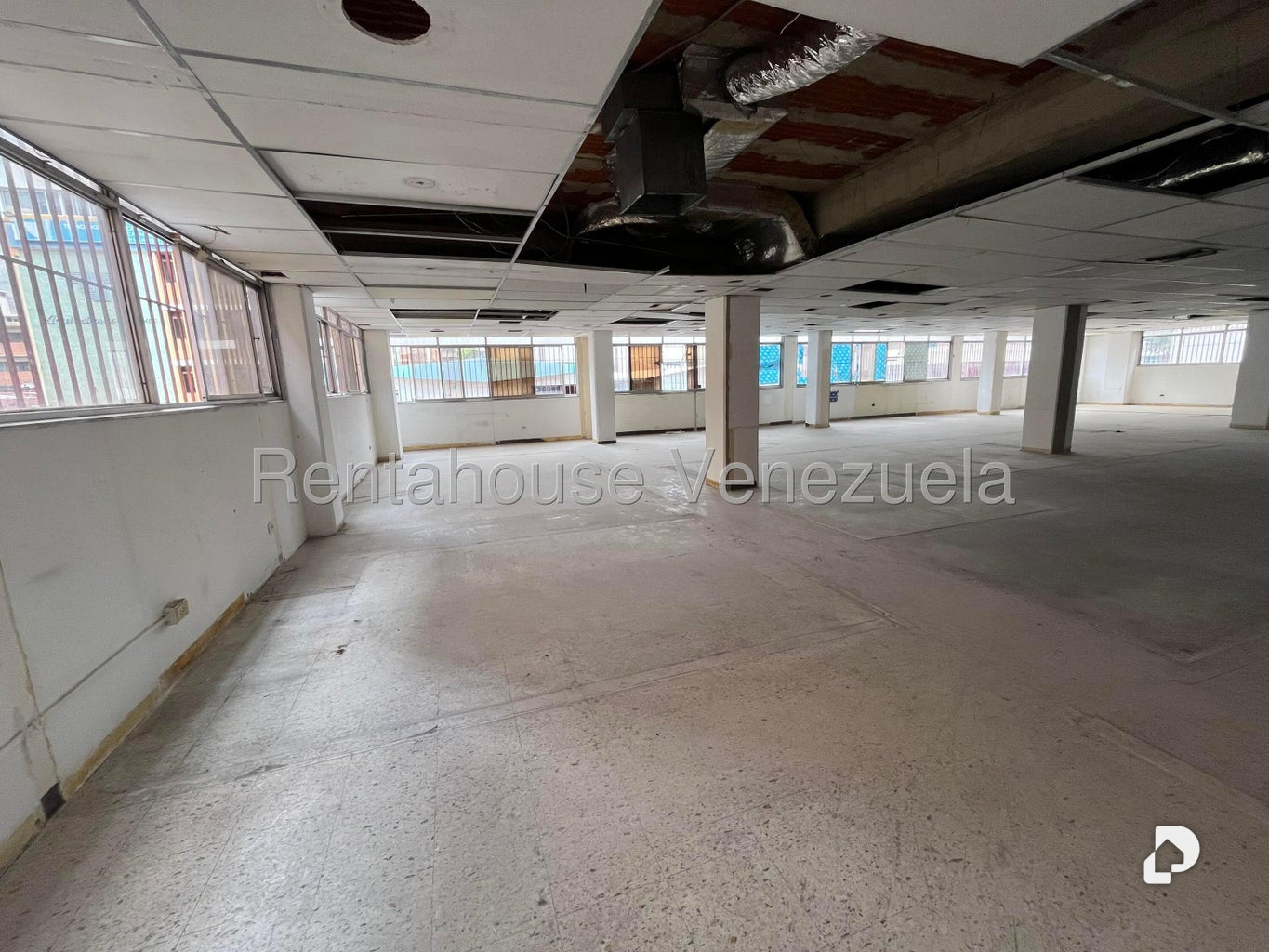 Land in La Urbina, Caracas – 28
