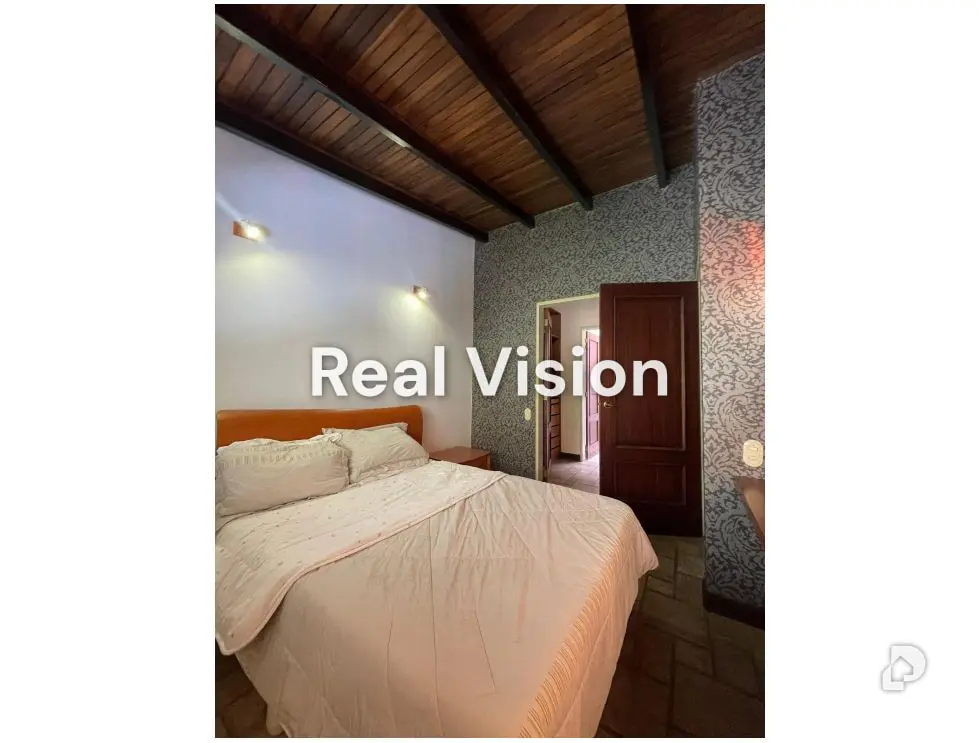 Casa en Alto Prado, Caracas – 25
