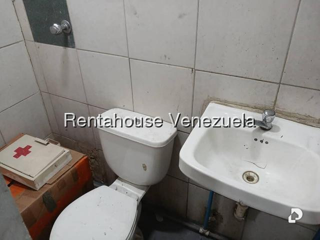 Local comercial en Parroquia La Candelaria, Caracas – 8
