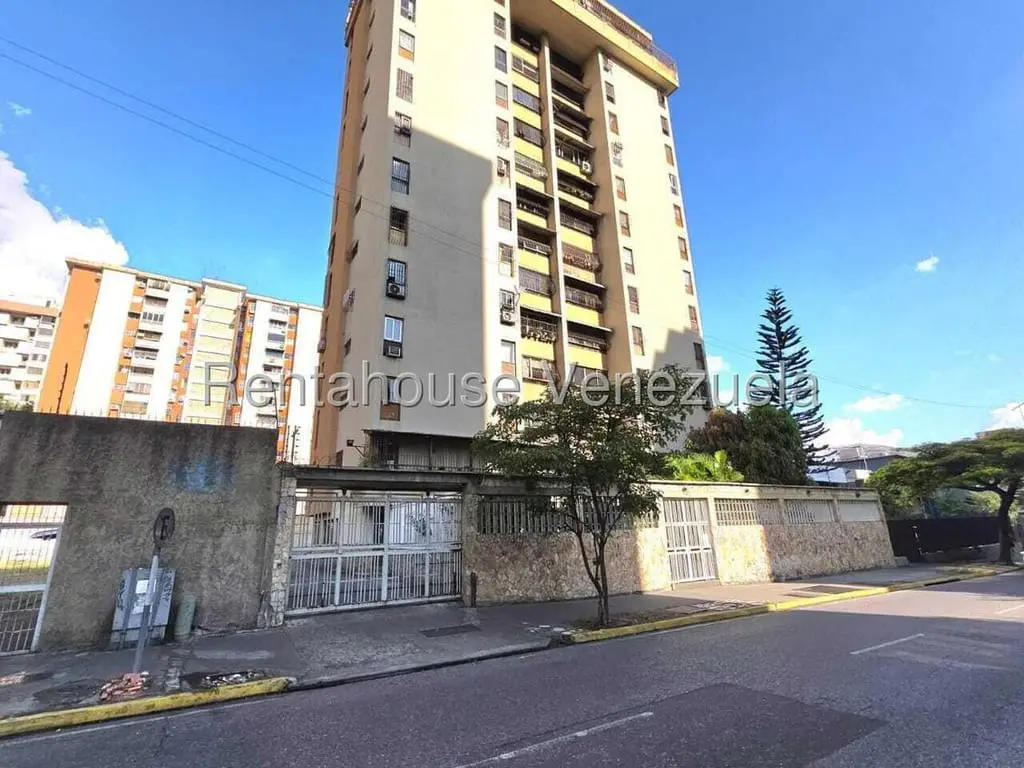 Apartment in La Urbina, Caracas - 1