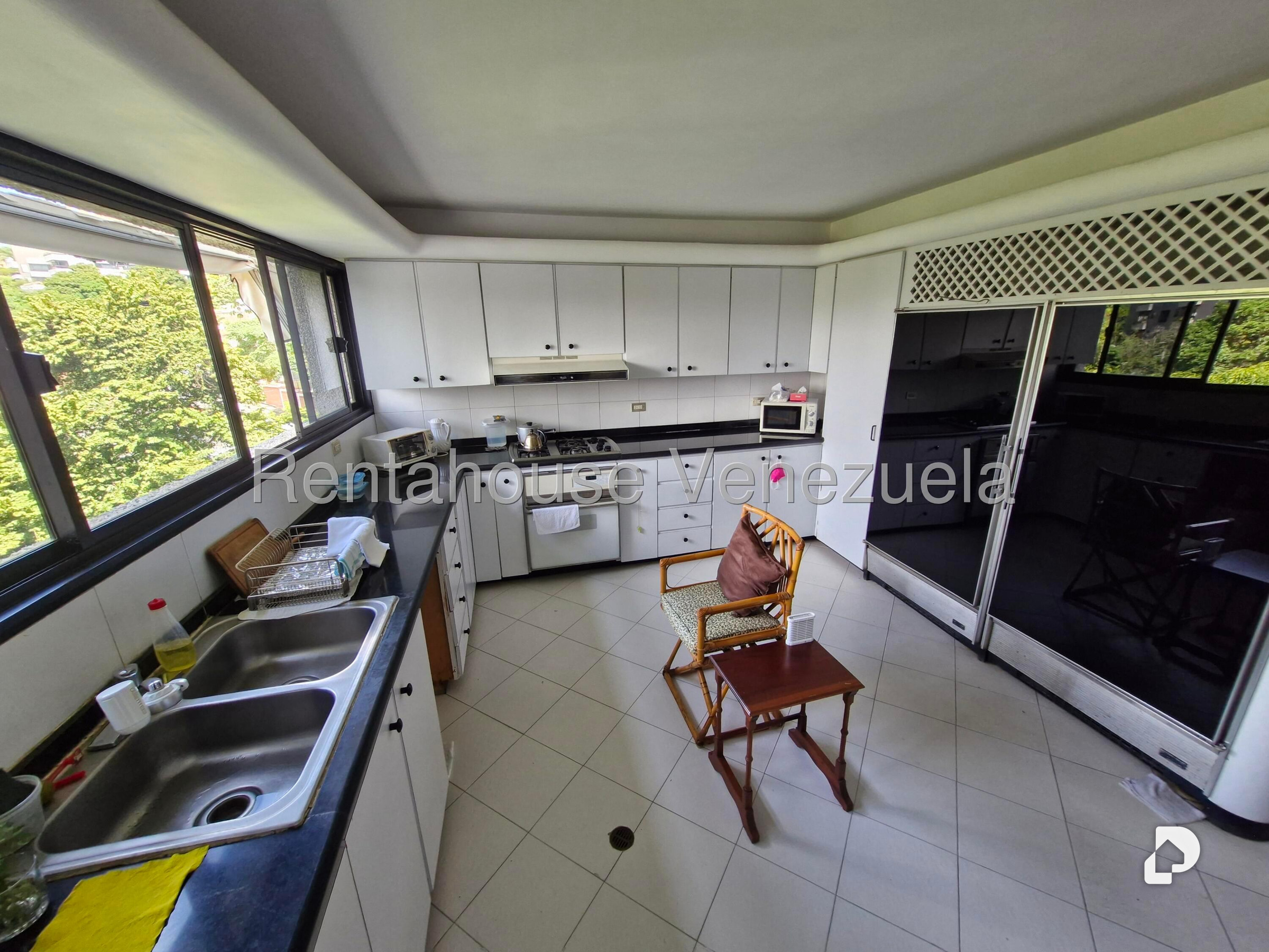 Apartamento en Los Palos Grandes, Caracas – 8