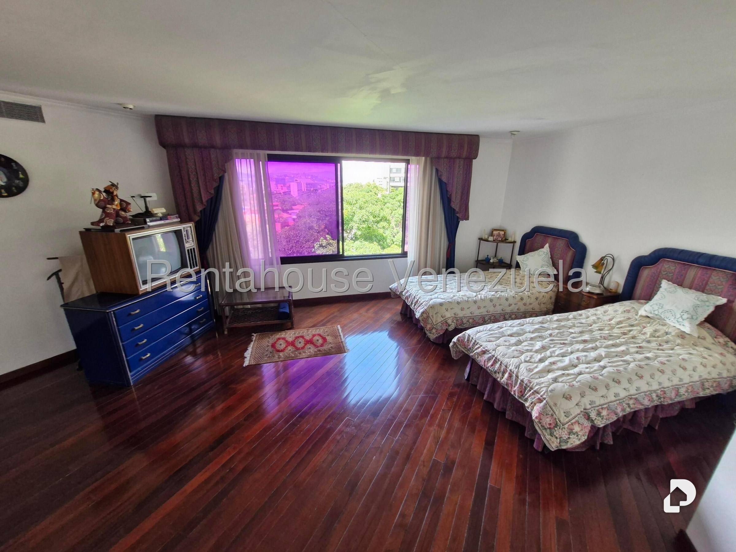Apartamento en Los Palos Grandes, Caracas – 9