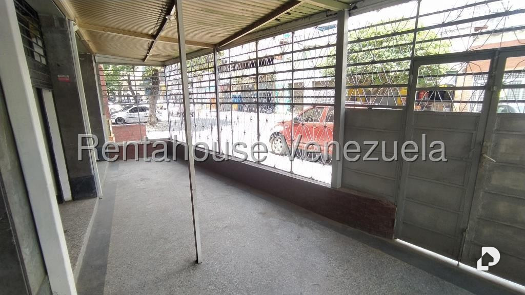 Local comercial en Prado de María, Caracas – 4