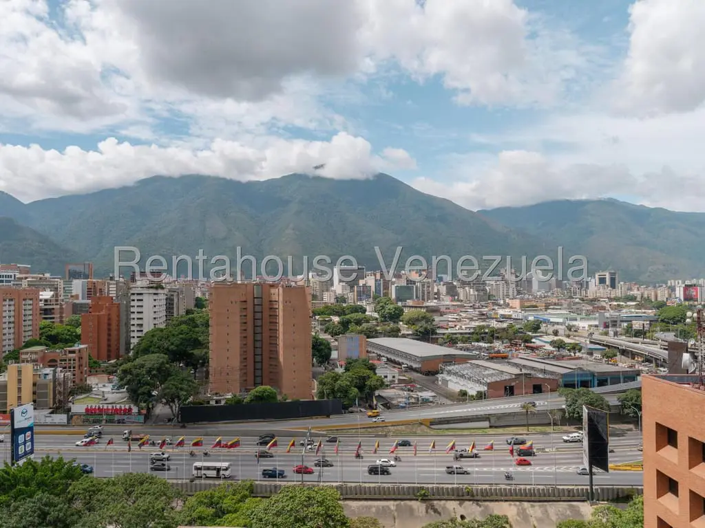 Oficina en Las Mercedes, Caracas - 1